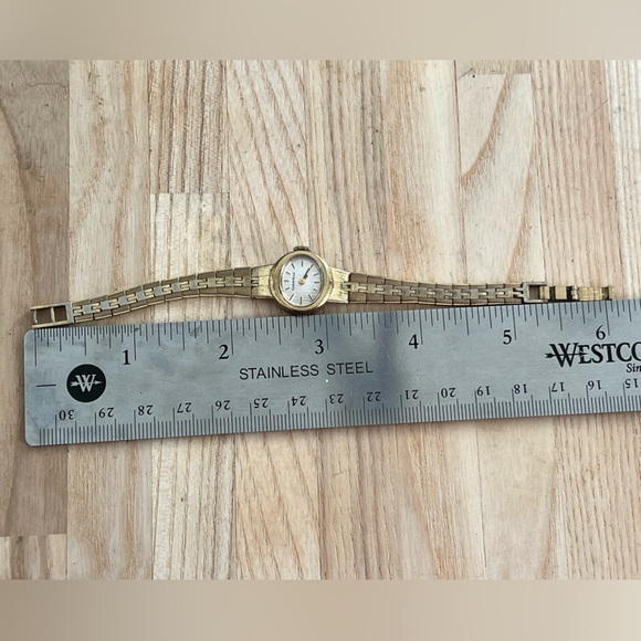 Caravelle by Bulova Ladies Watch Vintage Mechanical Gold Tone Bracelet Oval Dial - Picture 9 of 9